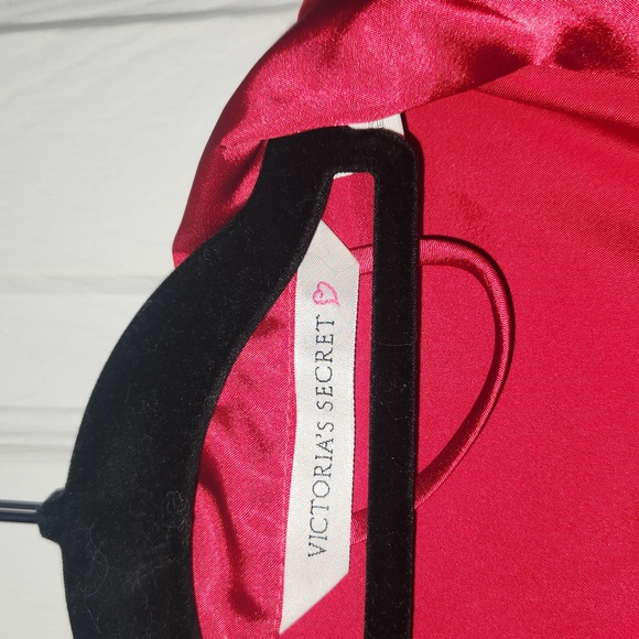 Victoria Secret Rub red satin robe - Picture 4 of 5